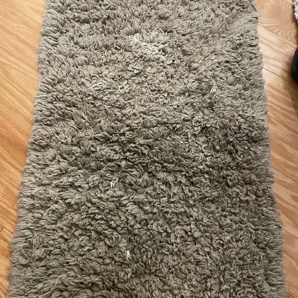 Tan/brown bath mat